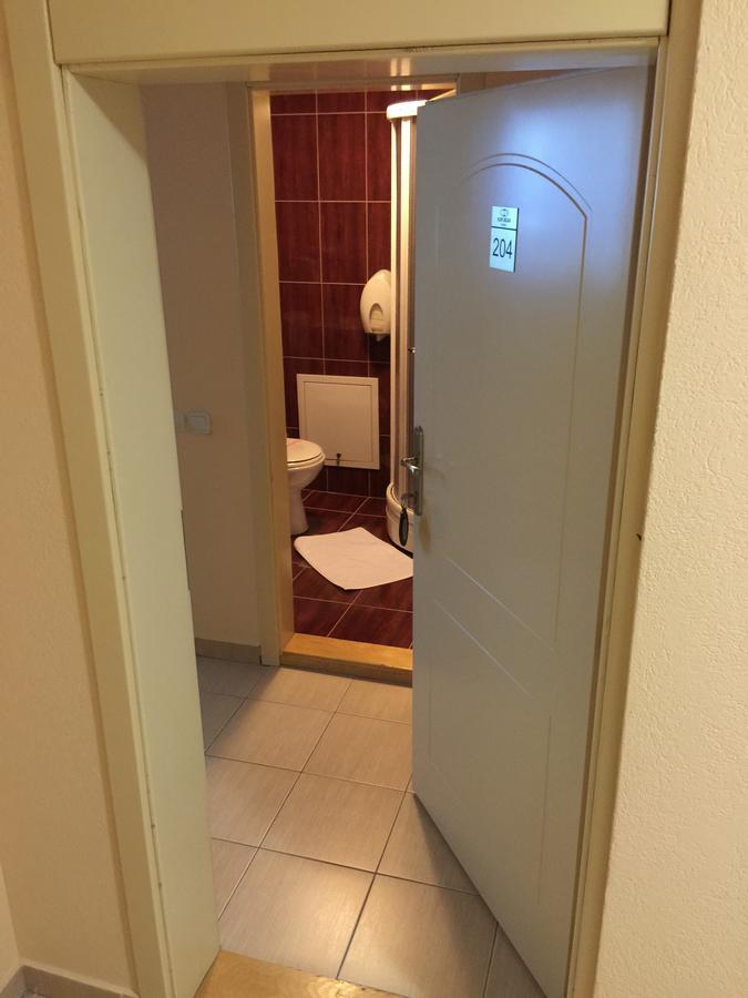 Bed & Breakfast Karavan Raska Екстер'єр фото