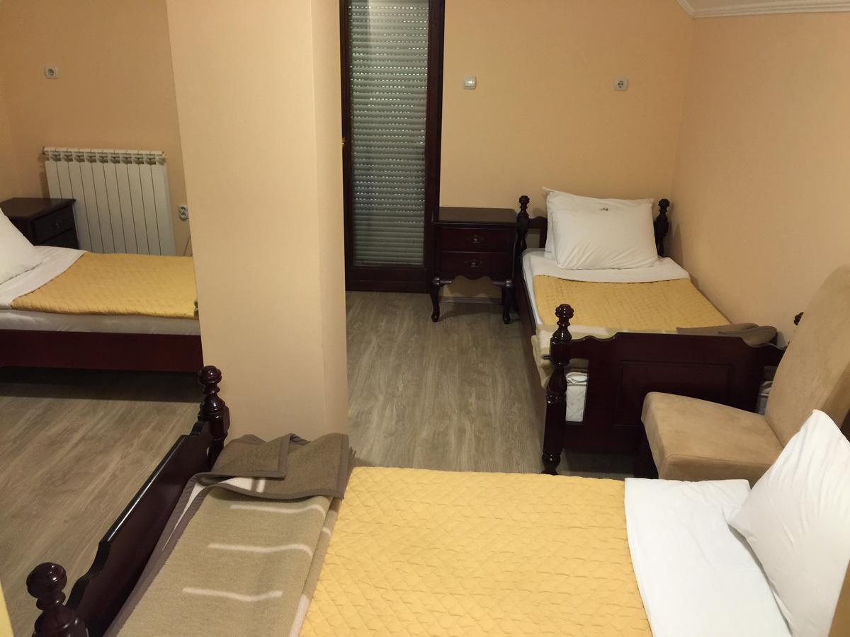 Bed & Breakfast Karavan Raska Екстер'єр фото